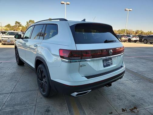 opal white pearl 2026 Volkswagen Atlas 2.0T SE w/Technology