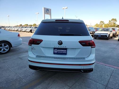 2022 Volkswagen Tiguan 2.0T SE R-Line Black