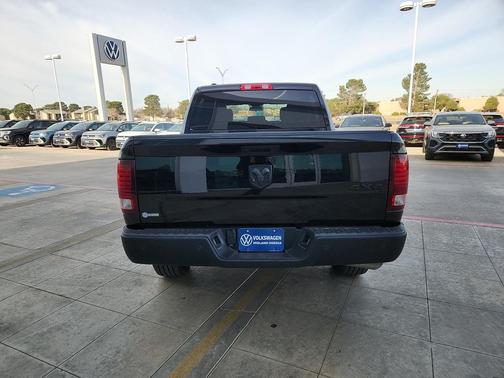 2024 RAM 1500 Classic Warlock Crew Cab 4x4 5'7' Box