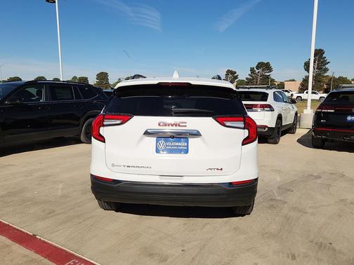 Summit White 2023 GMC Terrain AWD AT4