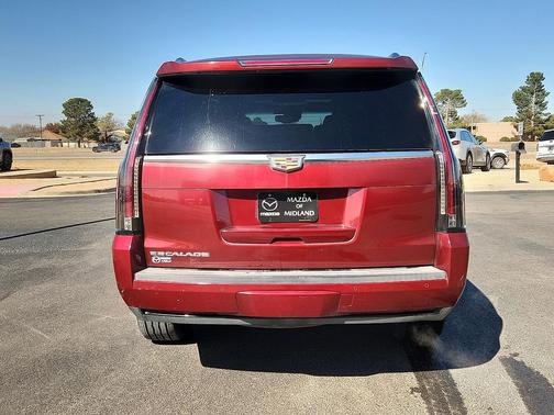 2016 Cadillac Escalade Luxury