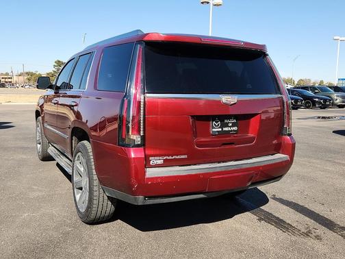 2016 Cadillac Escalade Luxury