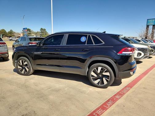 2025 Volkswagen Atlas Cross Sport 2.0T SE w/Technology 4MOTION