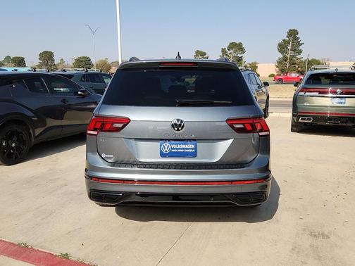 2024 Volkswagen Tiguan 2.0T SE R-Line Black
