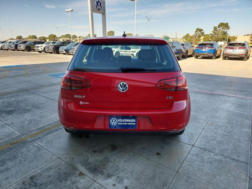 2017 Volkswagen Golf TSI S 4-Door