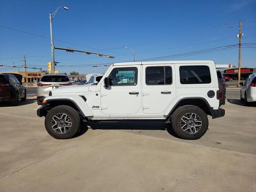 2025 Jeep Wrangler 4-Door Sahara 4x4