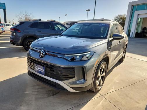 2025 Volkswagen Tiguan 2.0T SE