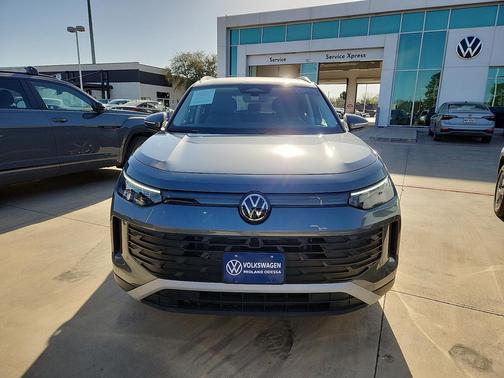 2025 Volkswagen Tiguan 2.0T SE