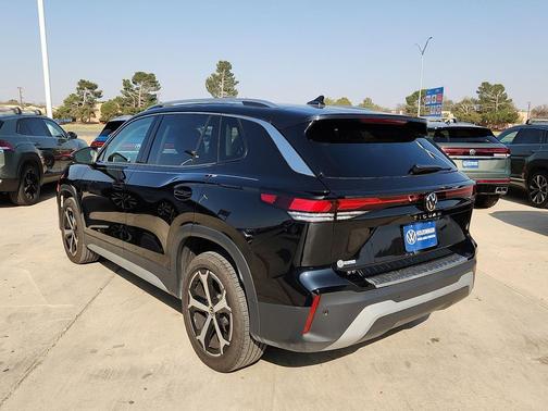 2025 Volkswagen Tiguan 2.0T SE