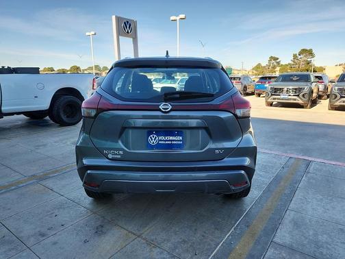 2021 Nissan Kicks SV