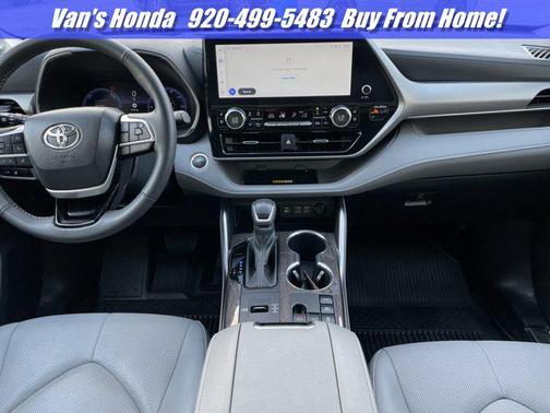 Moon Dust 2024 Toyota Highlander Hybrid Platinum