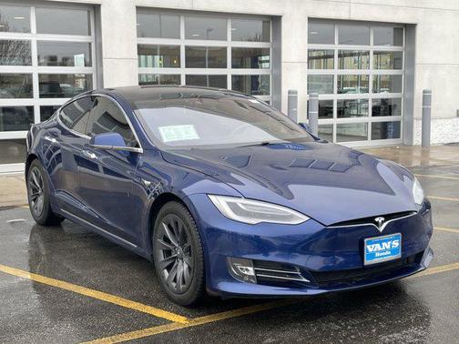 2020 Tesla Model S Long Range