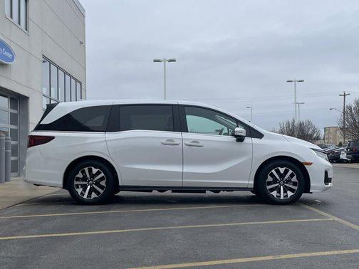 Platinum White Pearl 2025 Honda Odyssey EX-L