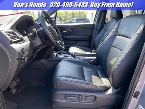 Photo 3 of 31 of 2019 Honda Passport Elite