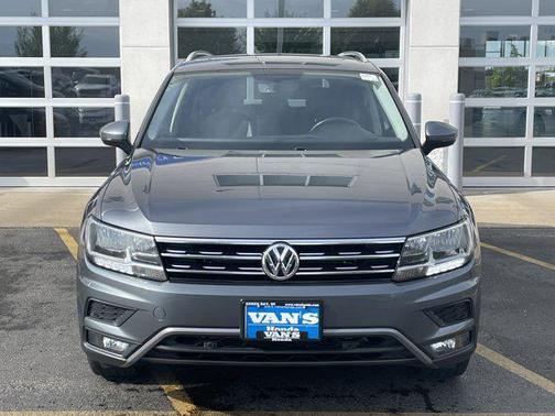 Platinum Gray Metallic 2019 Volkswagen Tiguan 2.0T SE 4MOTION