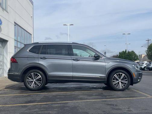 Platinum Gray Metallic 2019 Volkswagen Tiguan 2.0T SE 4MOTION