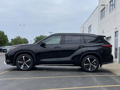 2022 Toyota Highlander XSE