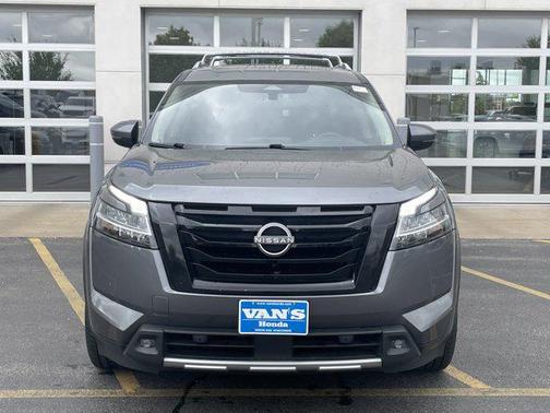 Gun Metallic 2022 Nissan Pathfinder SL 4WD