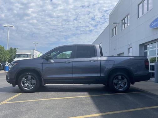 Modern Steel Metallic 2024 Honda Ridgeline TrailSport