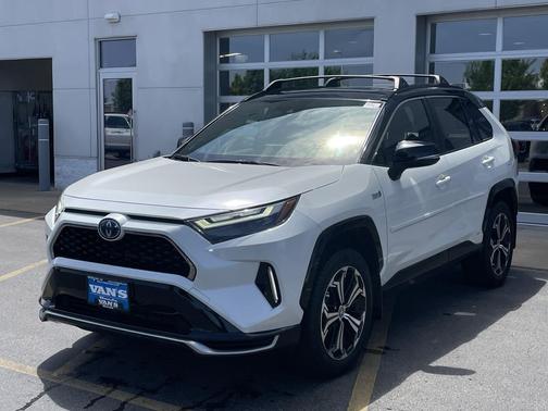 Blizzard Pearl/Midnight Black Metallic 2022 Toyota RAV4 Prime XSE