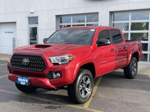 Barcelona Red Metallic 2019 Toyota Tacoma SR