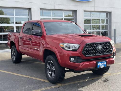 Barcelona Red Metallic 2019 Toyota Tacoma SR