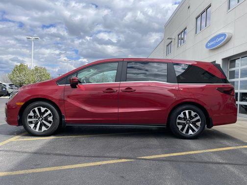 Radiant Red 2026 Honda Odyssey EX-L