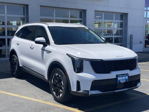 Glacial White Pearl 2024 Kia Sorento S
