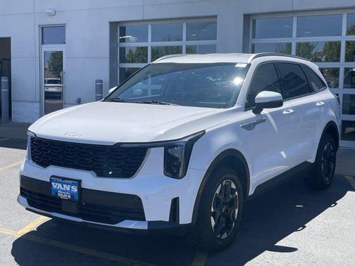 Glacial White Pearl 2024 Kia Sorento S