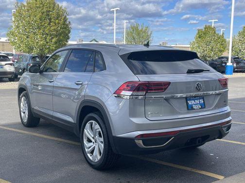 Platinum Gray Metallic 2020 Volkswagen Atlas Cross Sport 3.6L V6 SE w/Technology