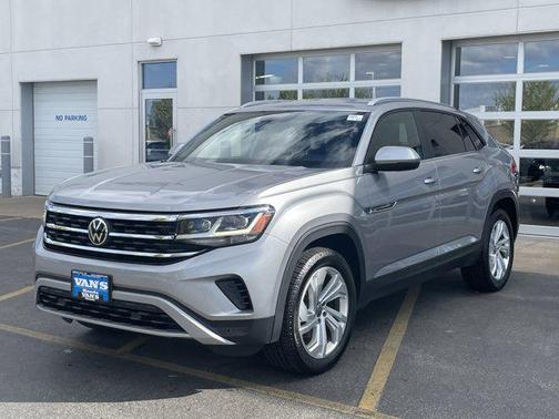 Platinum Gray Metallic 2020 Volkswagen Atlas Cross Sport 3.6L V6 SE w/Technology