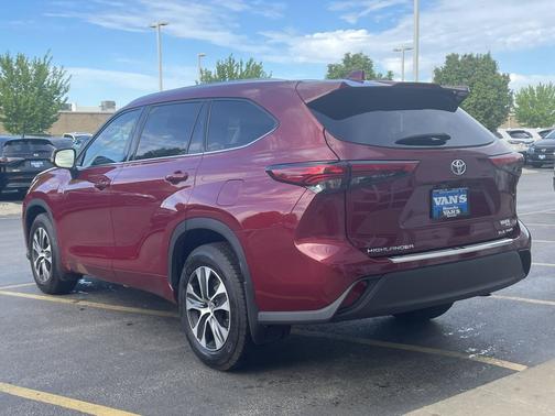 Ruby Flare Pearl 2021 Toyota Highlander XLE