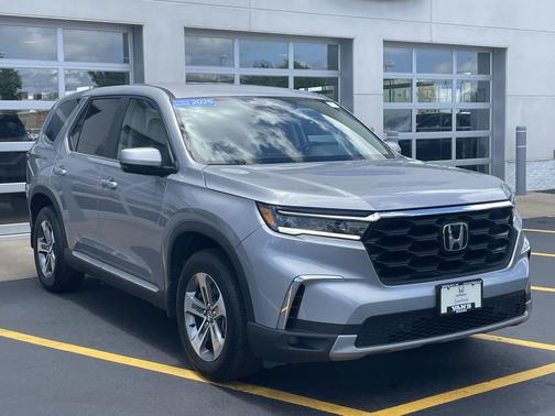Lunar Silver Metallic 2025 Honda Pilot EX-L