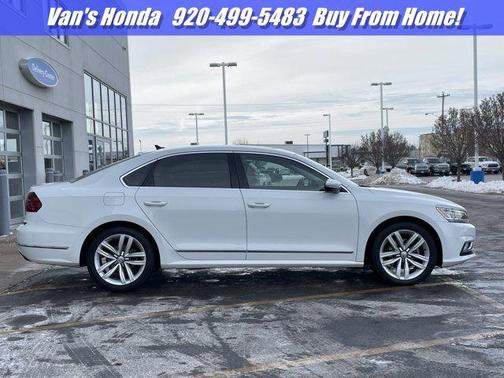 2017 Volkswagen Passat 1.8T SE w/Technology