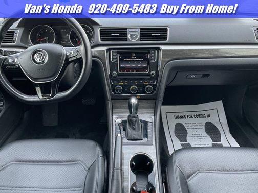 2017 Volkswagen Passat 1.8T SE w/Technology