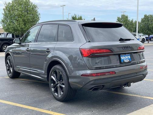 2025 Audi Q7 55 Premium Plus