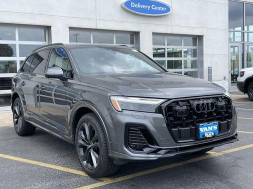 2025 Audi Q7 55 Premium Plus