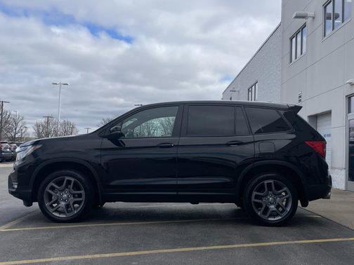 Crystal Black Pearl 2023 Honda Passport AWD EX-L