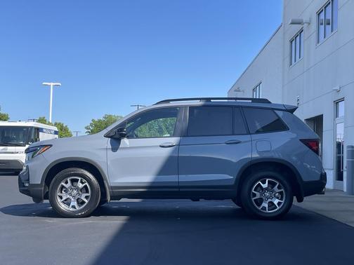 Sonic Gray Pearl 2023 Honda Passport AWD TrailSport