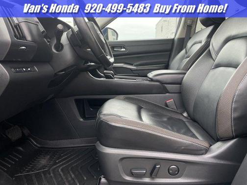 2023 Nissan Pathfinder SL 4WD