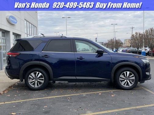 2023 Nissan Pathfinder SL 4WD