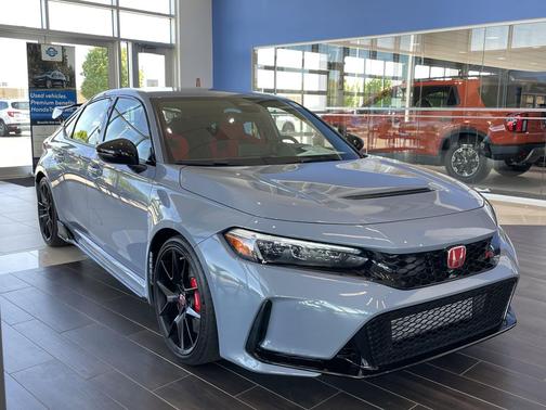 Sonic Gray Pearl 2025 Honda Civic Type R Manual