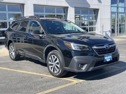 Crystal Black Pearl 2020 Subaru Outback Premium