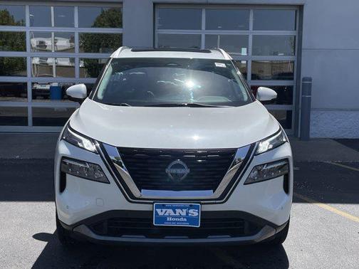Pearl White Tricoat 2023 Nissan Rogue SL