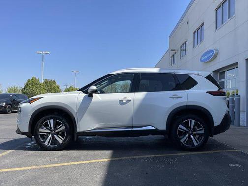 Pearl White Tricoat 2023 Nissan Rogue SL
