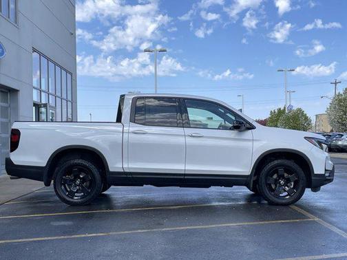 Platinum White 2025 Honda Ridgeline Black