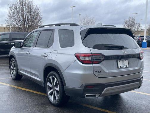 2024 Honda Pilot Touring 8-Passenger