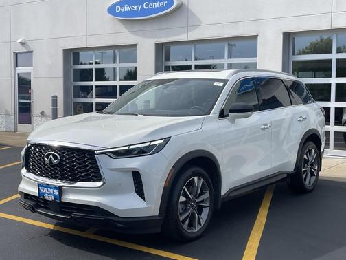 Majestic White 2023 INFINITI QX60 Luxe