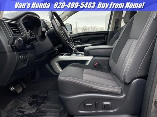 2022 Nissan Titan SV