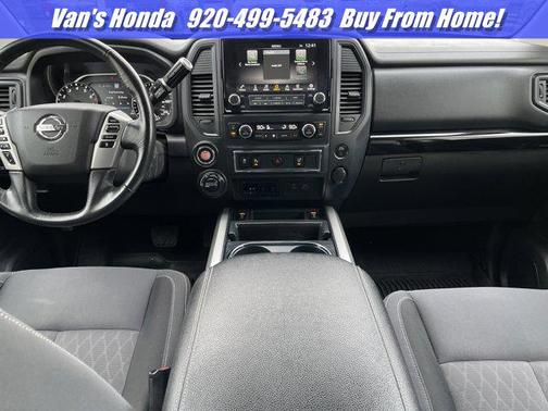 2022 Nissan Titan SV